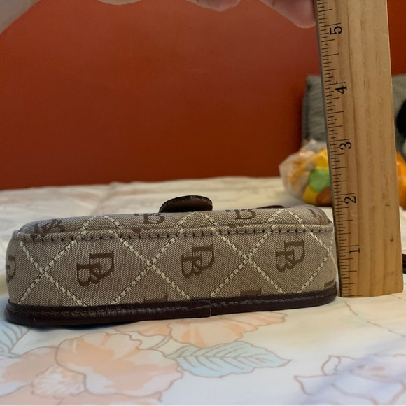 DOONEY & BOURKE Signature Print Brown/ Beige Canvas Wristlet - Picture 4 of 9